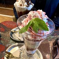 Veganer Amarena Kirsch Becher. Liebs!   at Giovanni L - Quarree in Hamburg