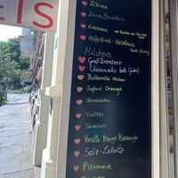  at Frau Meis Eisladen in Hamburg