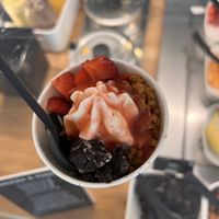 size xs froyo  at YOMARO - Unterbilk in Dusseldorf