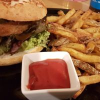 chickenless sandwich at Green Flamingo in Innsbruck