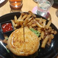 Veganer Chicken Burger at Green Flamingo in Innsbruck