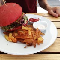 flamingo burger with beyond meat at Green Flamingo in Innsbruck