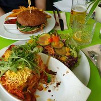 Lasagne und Burger at Green Flamingo in Innsbruck