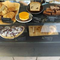 Cake and Pastry Display feat. 2 vegan options: Grießkuchen (specialty southern German cake) and banana bread at Man Versus Machine Coffee Roasters in Munich