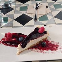 Tarta de queso y coulant at VEGA - Alamo in Madrid