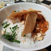 Mains / Não-Frango piri piri at VEGA - Alamo in Madrid