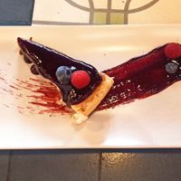 Cheesfake con mermelada de arándanos at VEGA - Alamo in Madrid