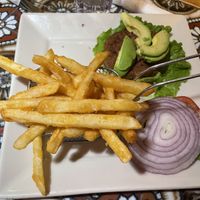 Hamburger vegan sem pão (o pão não é vegan)!  at The Grill in Lone Pine