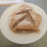 Fried pancakes with cinnamon and apple at Walzer Etterem es Panzio in Velence