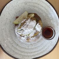 Apple and cinnamon pancakes  at Camélia in Porto