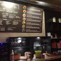 Inside  at Maui Poke Guys - Lange Reihe in Hamburg