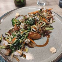 Salteado de seitan con verduras at La Cookessa Bio in Granollers
