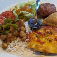 Vegan options at the Saturday lunch buffet at Gateway To India in Springfield