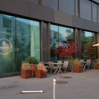 Exterior (in autumn) at Henry's in Zug