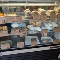 Clearly marked vegan eats at Wild Grocery & Cafe in Manzanita