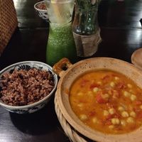 Coconut chickpea curry with rice and green juice at Ngon Vegan Restaurant in Tam Coc