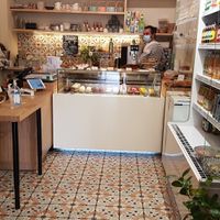 Inside the bakery at La Pépite - Place Daviel in Marseille