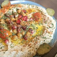 Humus Teller at keevee in Heidelberg