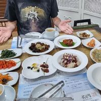 Abwechslungsreich, reichlich und lecker 😋 at Gamloheon 감로헌 in Jeonju