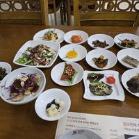 The 23000 won menu at Gamloheon 감로헌 in Jeonju