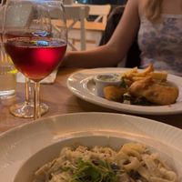 I had the Mushroom Tagliatelle and my friend had the Vish and Chips. We shared a bottle of Rioja Rose 🍷  at Luna's Vegan Corner in Cardiff