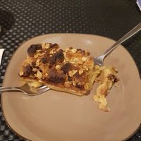 Apple crumble at Gosto Superior in Braga