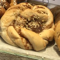 Apple pie cinnamon bun at Kanniston Leipomo - Yliopistonkatu in Helsinki