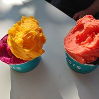 Dragon fruit, mango, blood orange, chocolate at Paradis - Tjuvholmen in Oslo