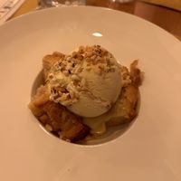 Torta di mele con crema pasticciera e gelato alla mandorla   at Circolo Arci Impatto Zero in Pavia