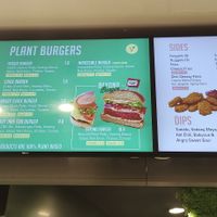 Muy buena at Vedang - green burger | Alexa in Berlin