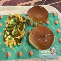 In Berlin for a couple of days. We visited the food court at Alexa. We had the cheesy burger and Babycue with cheese. We shared chili cheesy fries. Fantastic food & service   at Vedang - green burger | Alexa in Berlin