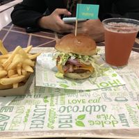 Der Mary-Jane CBD Bürger 🤪 at Vedang - green burger | Alexa in Berlin