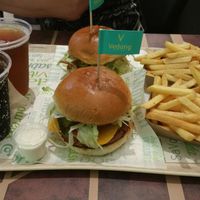 Beyond burger menu en cheeseburger menu at Vedang - green burger | Alexa in Berlin