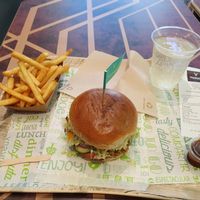 Crispy "chicken" with "bacon" and "cheese" at Vedang - green burger | Alexa in Berlin