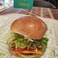 Yummmmy at Vedang - green burger | Alexa in Berlin