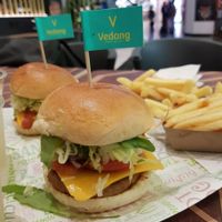Italian Burger at Vedang - green burger | Alexa in Berlin