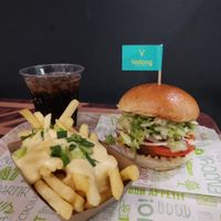 Menu 2 at Vedang - green burger | Alexa in Berlin
