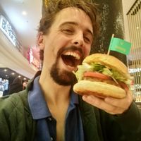 Good times at Vedang - green burger | Alexa in Berlin