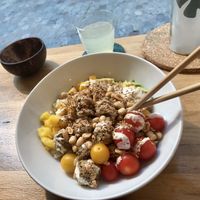 Poké boulettes végé at Pokaii in Rouen