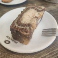 Chocolate vanilla cake at Dos de Azucar  in Oviedo