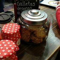 Galletas veganas (riquísimas) at Dos de Azucar  in Oviedo