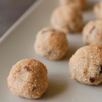 Vegan chocolate chip cookie balls at Melt Cafe in Zagreb