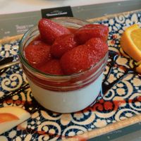 vegan panna cotta - super delicious!   at Francesca & Fratelli - List in Hannover