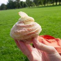 Mystery cupcake/bun  I don't remember the name of but that was DELICIOUS at Black Rabbit in Edinburgh