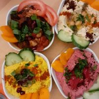 Varietà di hummus at Cedre Blanc in Berlin
