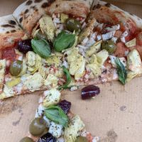 Pizza with artichokes at Plant A Pizza in Ghent