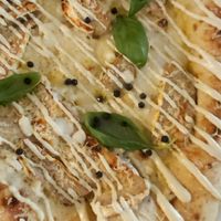 Vier-Käse-Pizza (Pizza Bianca) at Plant A Pizza in Ghent