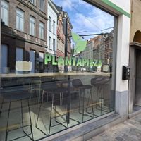 Outside at Plant A Pizza in Ghent