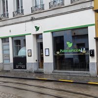 Outside at Plant A Pizza in Ghent