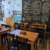 Free non-cat seating area. at Catfetín in Cusco